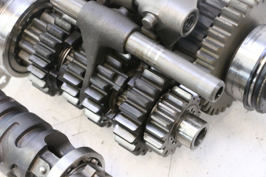 photo de BOITE DE VITESSE YAMAHA YZF R6 600 (2008 - 2009) - Gros plan technique