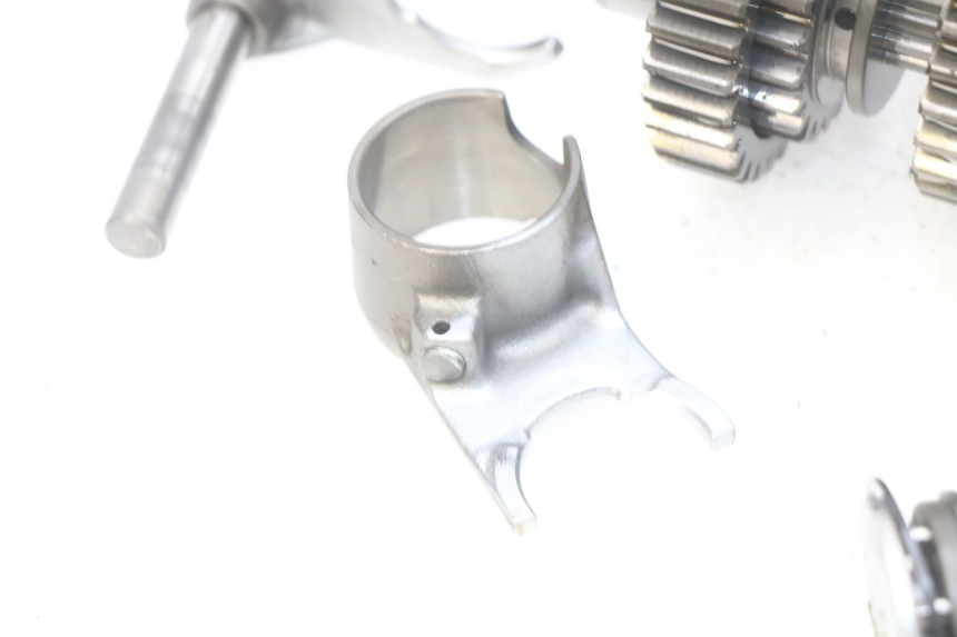 photo de BOITE DE VITESSE KAWASAKI ZR7 ZR-7 S 750 (1999 - 2004) - Zoom composants