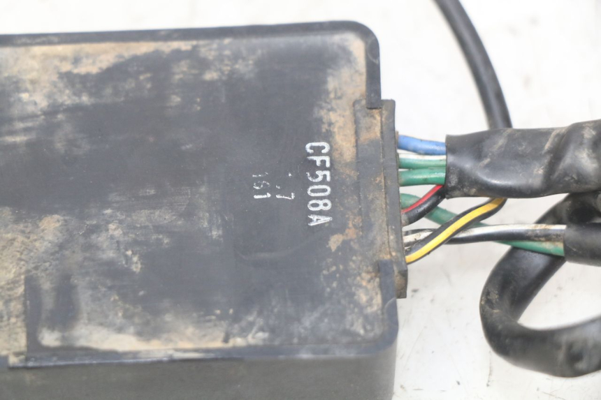 photo de BOITIER CDI HONDA CR 80 (2001 - 2003) - Gros plan technique