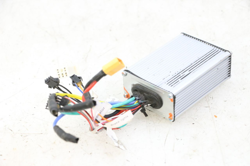 photo de BOITIER CDI URBANGLIDE E-CROSS PRO 1 - Points de fixation