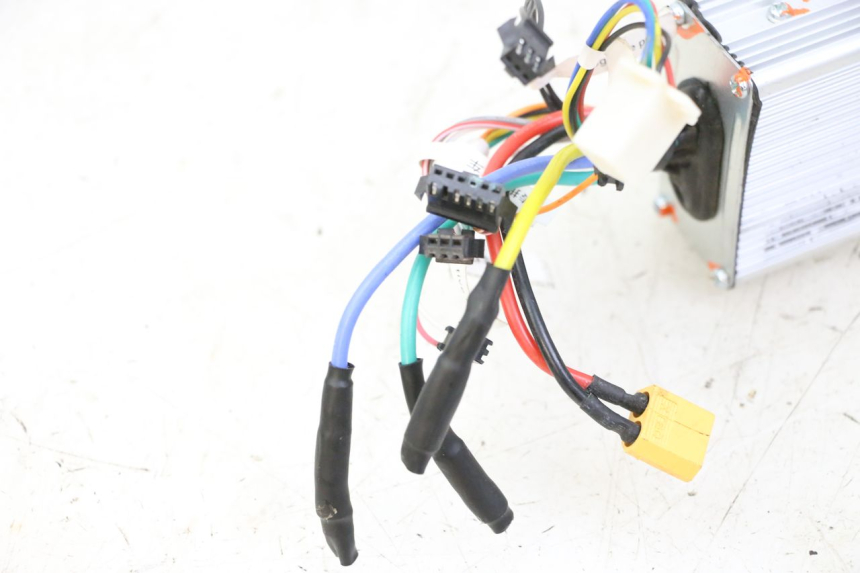 photo de BOITIER CDI URBANGLIDE E-CROSS PRO 1 - État de surface