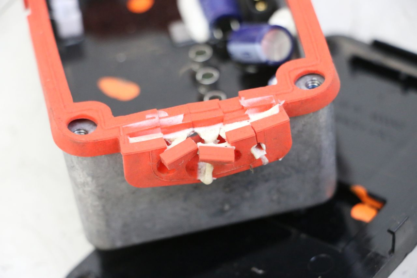 photo de BOITIER CDI SEGWAY NINEBOT E2 1 - Vue rapprochée