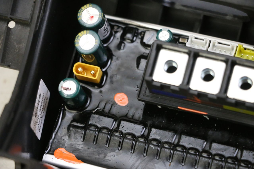 photo de BOITIER CDI SEGWAY NINEBOT F40E 1 - Détails caractéristiques