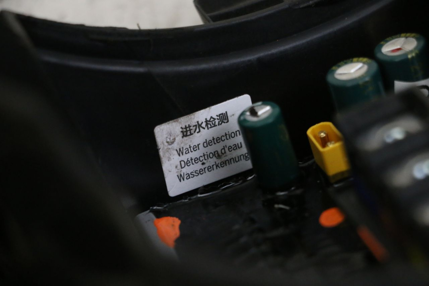 photo de BOITIER CDI SEGWAY NINEBOT F40E 1 - Marquages et références