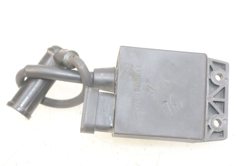 photo de BOITIER CDI PIAGGIO FLY 4T 50 (2013 - 2017) - Gros plan technique