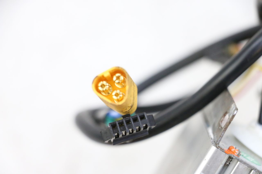 photo de BOITIER CDI KUKIRIN G2 MASTER 1 - Points de fixation