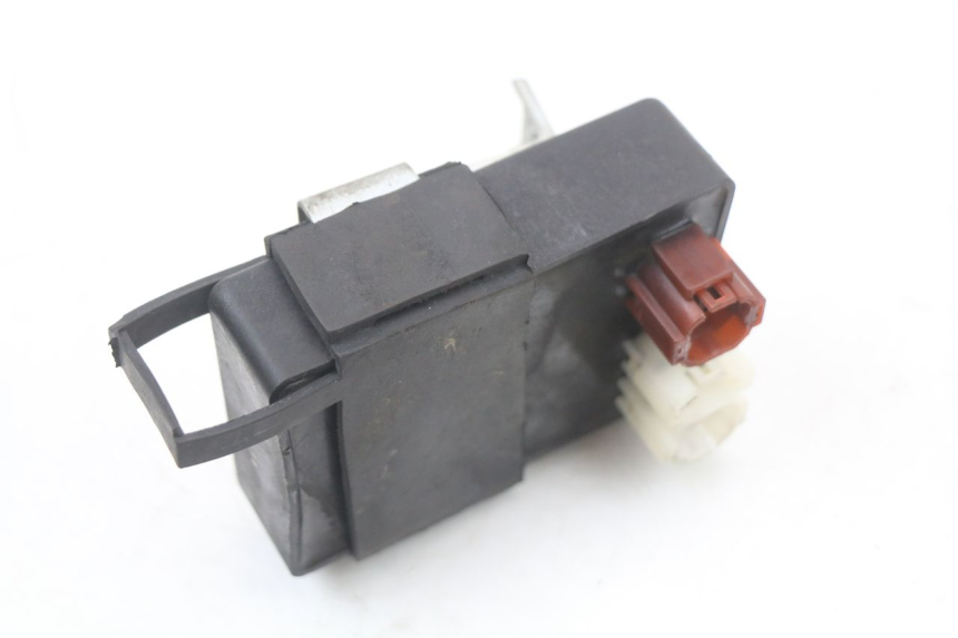 photo de BOITIER CDI HYOSUNG GTR 125 (2006 - 2008) - Gros plan technique