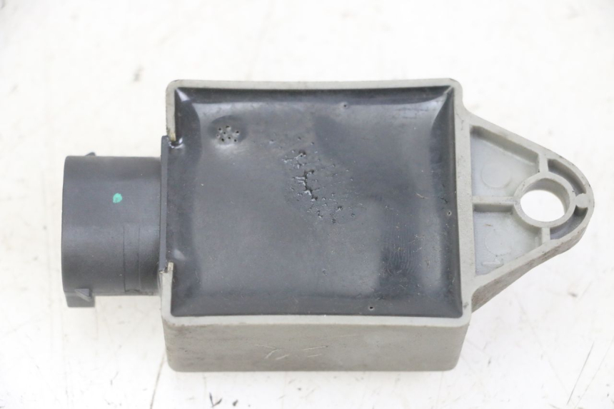 photo de BOITIER CDI PEUGEOT JET FORCE CARBU 50 (2003 - 2016) - Gros plan technique