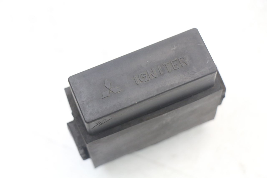 photo de BOITIER CDI KAWASAKI GTR 1000 (1994 - 2004) - Autre angle de vue