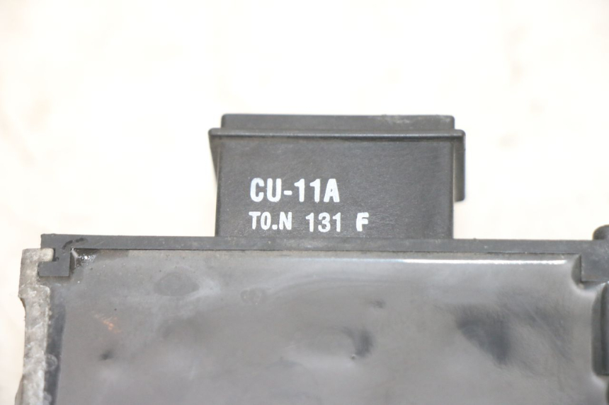 photo de BOITIER CDI HONDA PCX (JF28) 125 (2009 - 2011) - Autre angle de vue