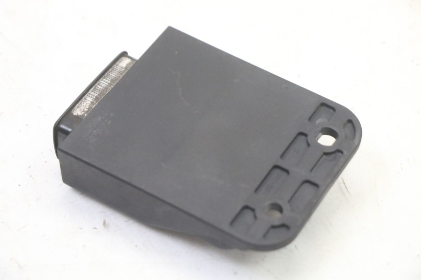 photo de BOITIER CDI APRILIA SCARABEO GT TOURING 125 (1999 - 2005) - Gros plan technique