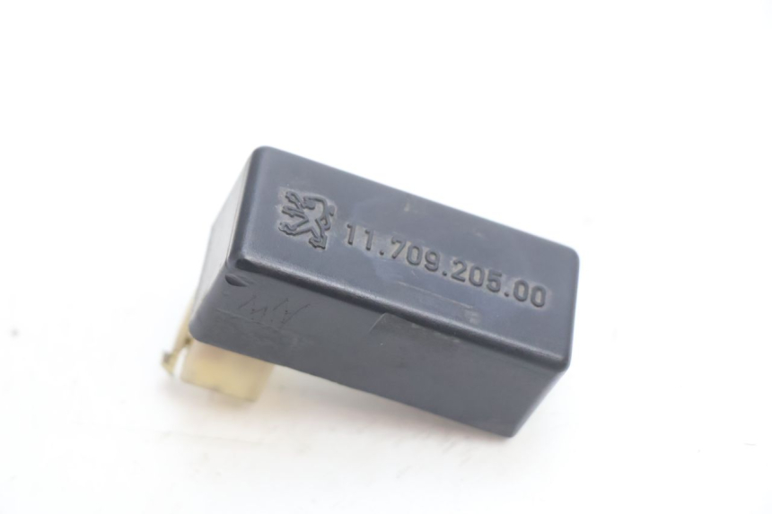 photo de BOITIER CDI PEUGEOT SPEEDFIGHT LC 50 (1996 - 2002) - Autre angle de vue