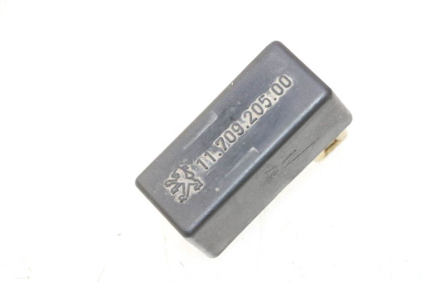 photo de BOITIER CDI PEUGEOT TREKKER 50 (1995 - 2004) - Vue principale