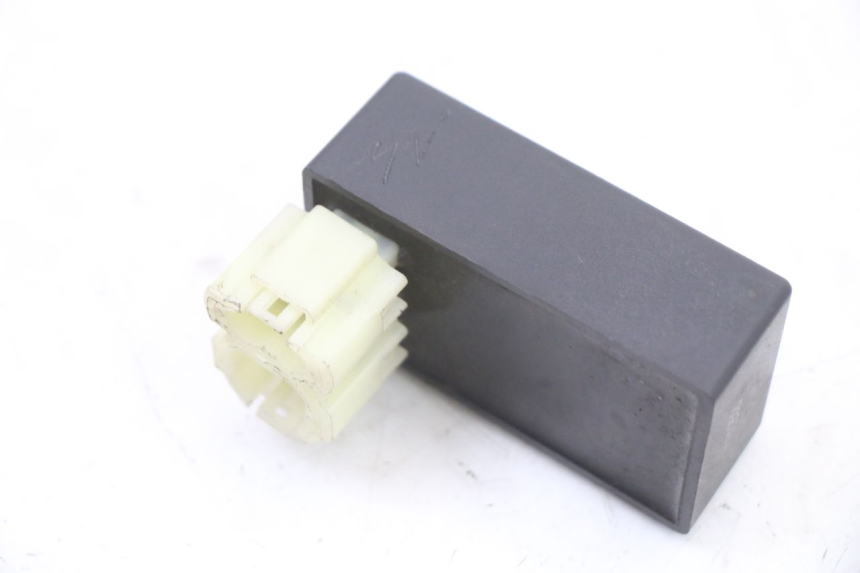 photo de BOITIER CDI UNIVERSAL BIKE ZN50QT-11B 50 (2018 - 2021) - Détail de la pièce