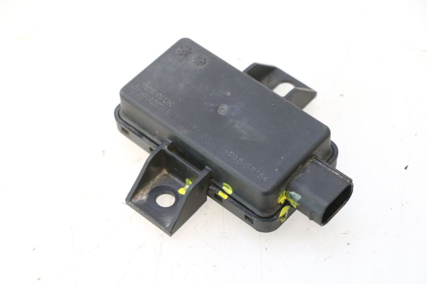 photo de BOITIER CONTROLE PRESSION PNEU BMW C SPORT 650 (2015 - 2021) - Gros plan technique