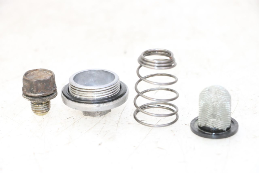 photo de BOUCHON CARTER HUILE KYMCO AGILITY 4T 50 (2005 - 2018) - Zoom état d’usage