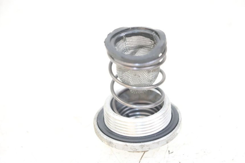 photo de BOUCHON CARTER HUILE JONWAY AZTRAL 125 (2008 - 2017) - Détail de la pièce