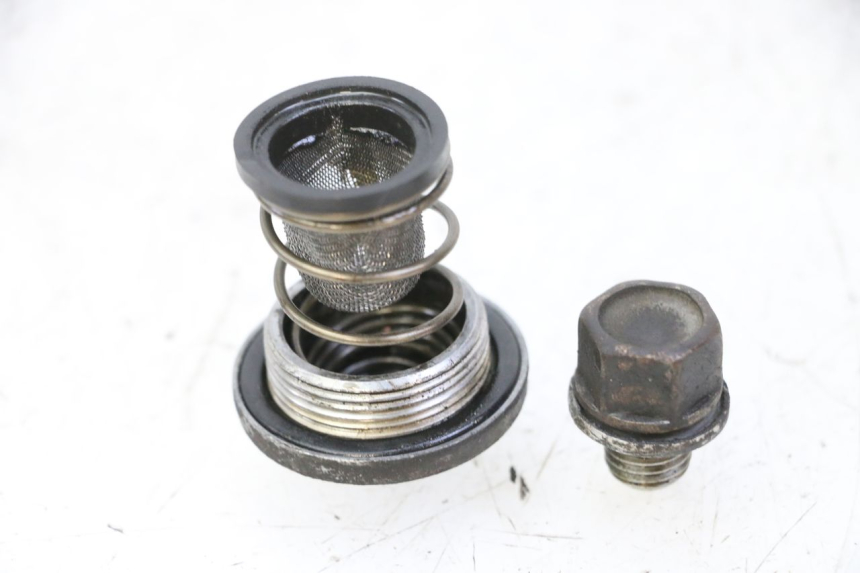 photo de BOUCHON CARTER HUILE KYMCO GRAND DINK 125 (2008 - 2014) - Zoom état d’usage