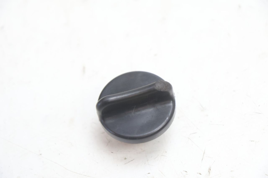 photo de BOUCHON CARTER HUILE SUZUKI GSR 600 (2005 - 2012) - Détail de la pièce