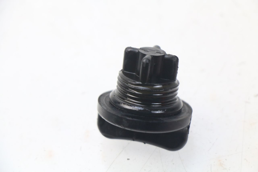 photo de BOUCHON CARTER HUILE SUZUKI GSX-R GSXR 600 (2001 - 2003) - Détail de la pièce