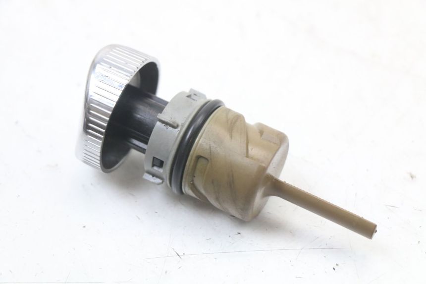 photo de BOUCHON CARTER HUILE HARLEY DAVIDSON SPORTSTER XL CUSTOM 883 (1999 - 2006) - Gros plan technique