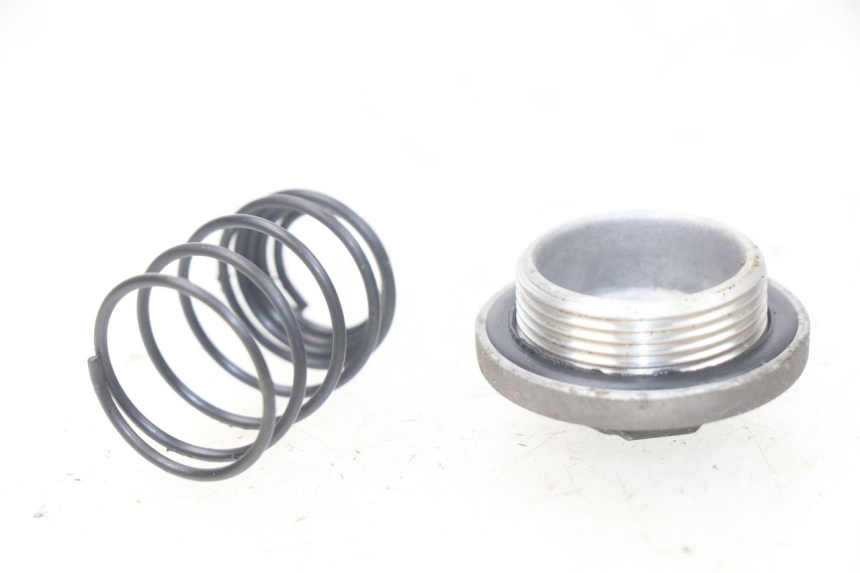 photo de BOUCHON CARTER HUILE PEUGEOT KISBEE 4T 50 (2010 - 2017) - Détail de la pièce