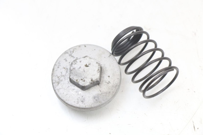 photo de BOUCHON CARTER HUILE PEUGEOT KISBEE 4T 50 (2010 - 2017) - Zoom état d’usage