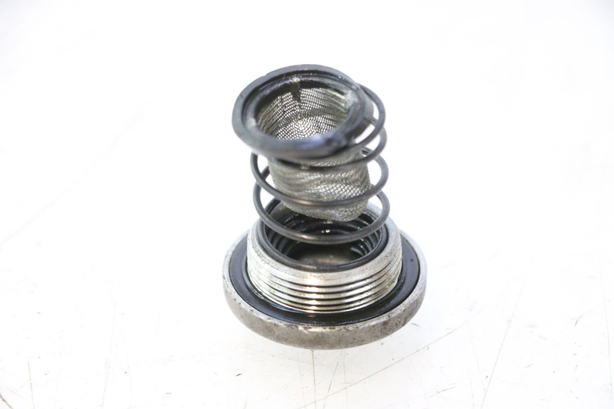 photo de BOUCHON CARTER HUILE PEUGEOT KISBEE 4T 50 (2010 - 2017) - Zoom état d’usage