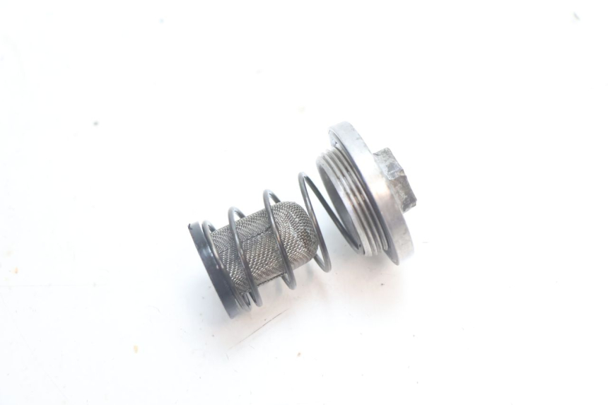 photo de BOUCHON CARTER HUILE HONDA PCX (JF28) 125 (2009 - 2011) - Autre angle de vue