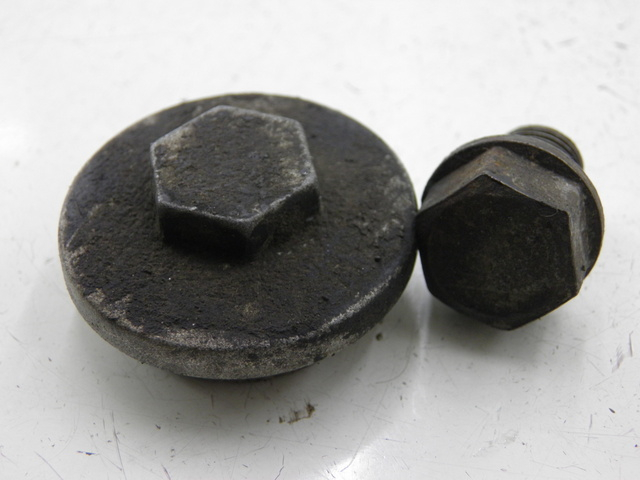 photo de BOUCHON CARTER HUILE PEUGEOT V-CLIC VCLIC 50 (2007 - 2013) - Vue principale