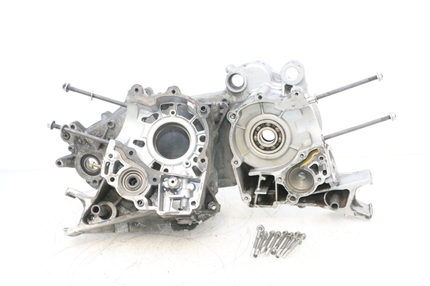 photo de BOUCHON CARTER HUILE PEUGEOT SATELIS COMPRESSOR K15 125 (2006 - 2009) - Gros plan technique