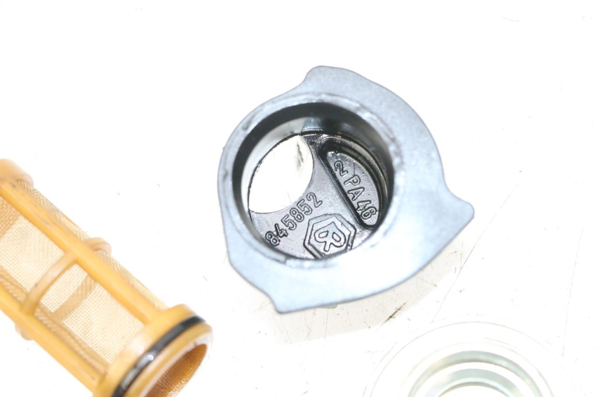 photo de BOUCHON CARTER HUILE PIAGGIO XEVO - X EVO 125 (2007 - 2017) - Gros plan technique