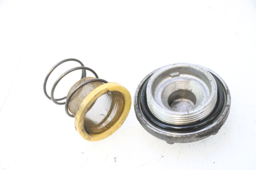 photo de BOUCHON CARTER HUILE YAMAHA YP MAJESTY 125 (2007 - 2010) - Zoom état d’usage