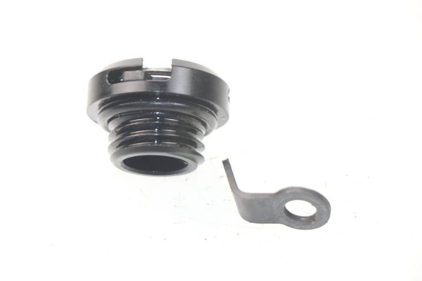 photo de BOUCHON CARTER HUILE KAWASAKI Z Z900 900 (2017 - 2019) - Gros plan technique