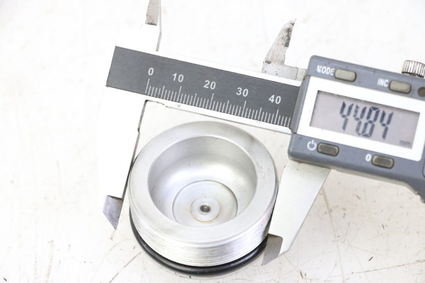 photo de BOUCHON FOURCHE APRILIA ETX 125 (1998 - 2002) - Détail de la pièce