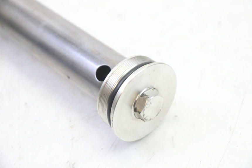 photo de BOUCHON FOURCHE BMW G310 R 310 (2016 - 2020) - Autre angle de vue