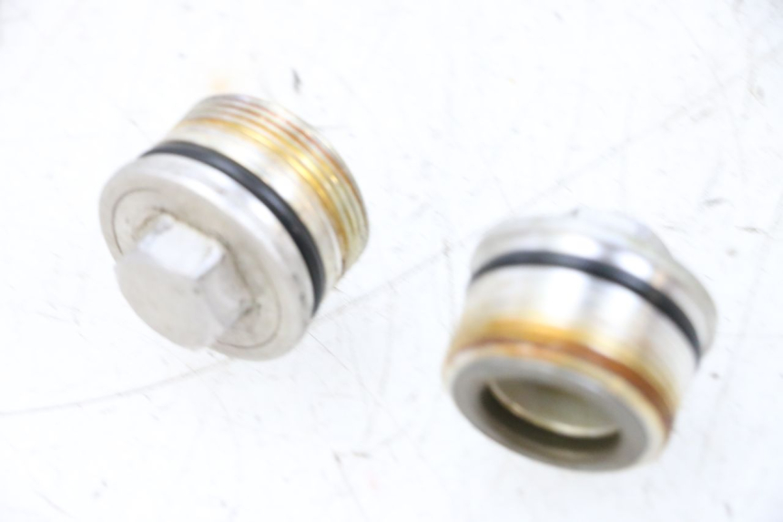 photo de BOUCHON FOURCHE HONDA NSR R 125 (1994 - 2003) - Autre angle de vue