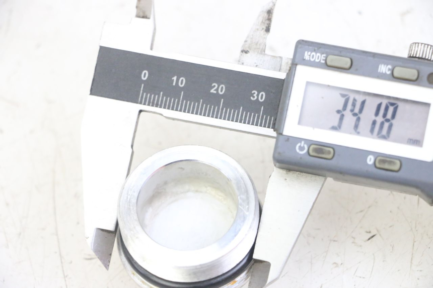 photo de BOUCHON FOURCHE YAMAHA TDR DELTABOX 125 (1997 - 2003) - Détail de la pièce