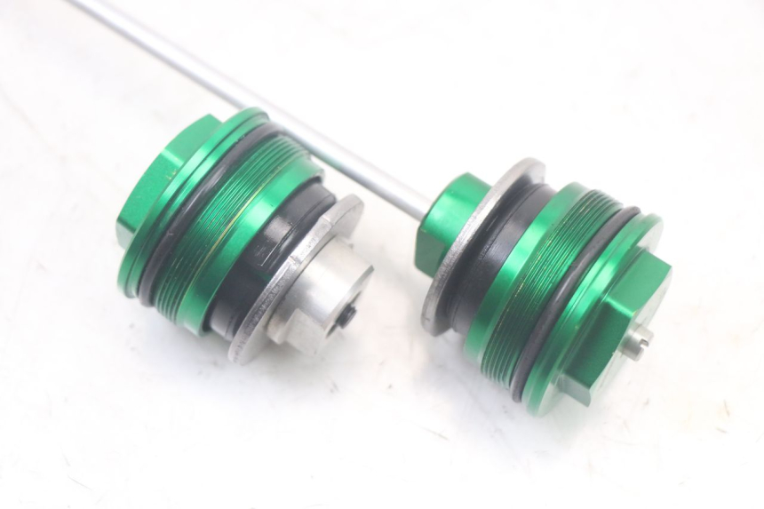 photo de BOUCHON FOURCHE KAWASAKI VERSYS ABS 650 (2015 - 2018) - Gros plan technique