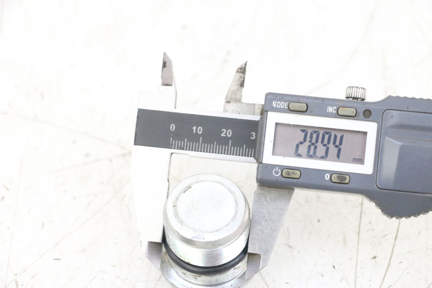 photo de BOUCHON FOURCHE YAMAHA X-MAX XMAX 125 (2010 - 2013) - Détail de la pièce