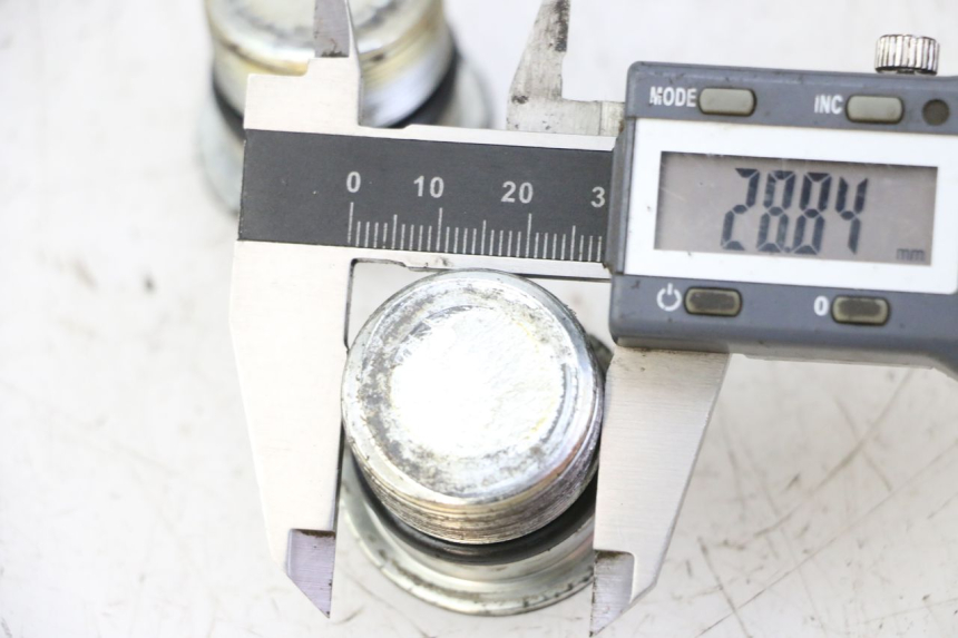 photo de BOUCHON FOURCHE PIAGGIO X9 EVOLUTION 125 (2003 - 2007) - Zoom état d’usage