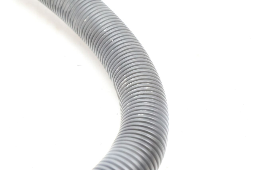 photo de BOUCHON RÉSERVOIR LAVE-GLACE BMW C1 125 (2000 - 2003) - État de surface