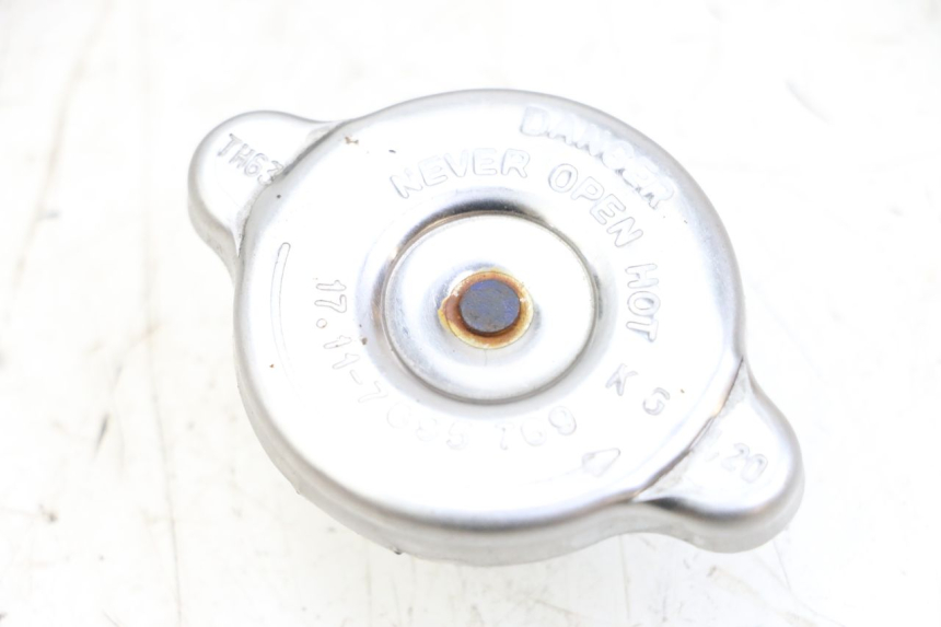 photo de BOUCHON RADIATEUR BMW S RR ABS S1000RR 1000 (2015 - 2018) - Zoom état d’usage