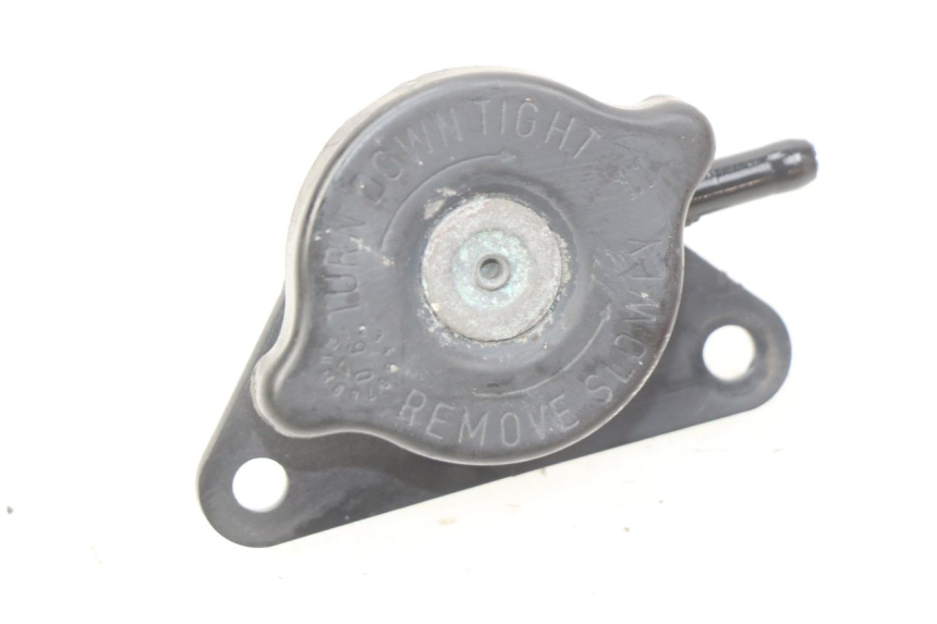 photo de BOUCHON RADIATEUR SUZUKI BURGMAN 125 (2007 - 2014) - Détail de la pièce