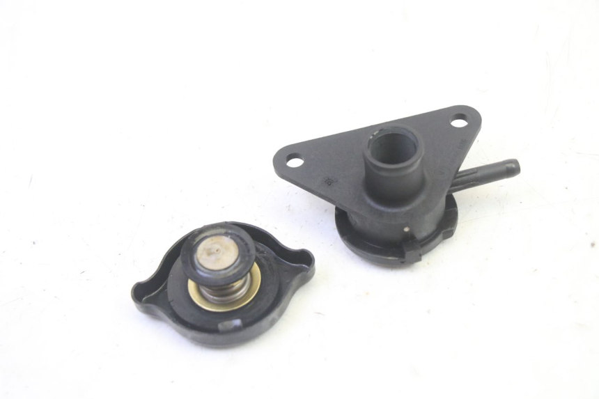 photo de BOUCHON RADIATEUR SUZUKI BURGMAN 125 (2007 - 2014) - Détail de la pièce