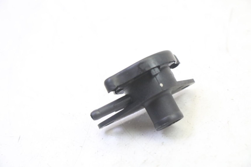 photo de BOUCHON RADIATEUR SUZUKI BURGMAN 125 (2007 - 2014) - Vue d’ensemble