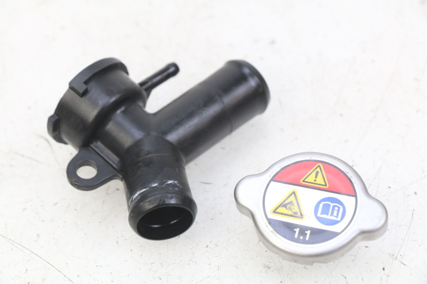 photo de BOUCHON RADIATEUR HONDA CB R 1000 (2018 - 2023) - Zoom état d’usage