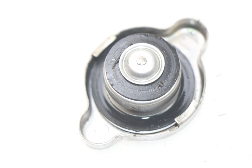 photo de BOUCHON RADIATEUR HONDA CRF CR-F 450 (2005 - 2008) - Zoom état d’usage