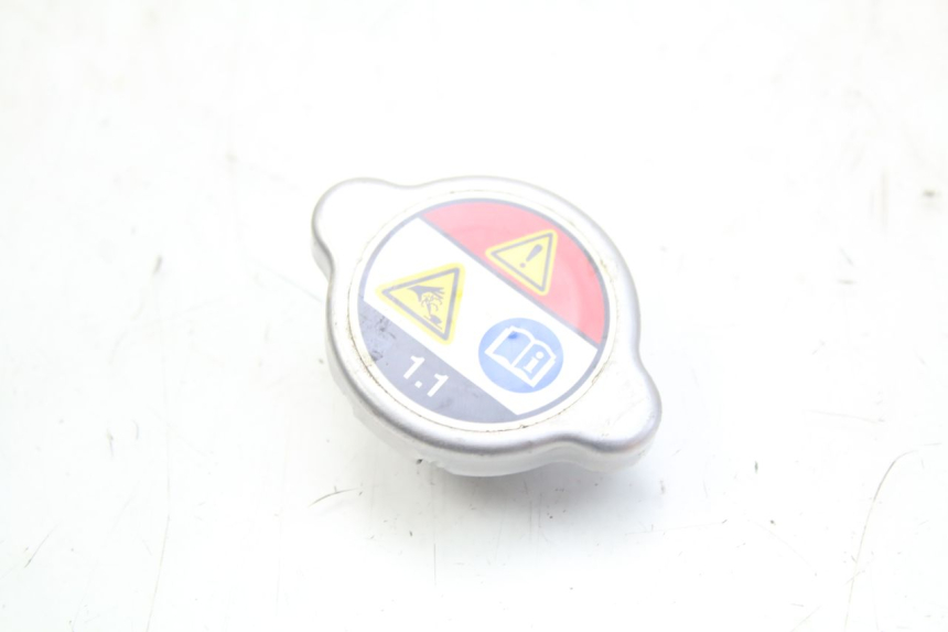 photo de BOUCHON RADIATEUR HONDA CRF 250 (2010 - 2013) - Vue principale