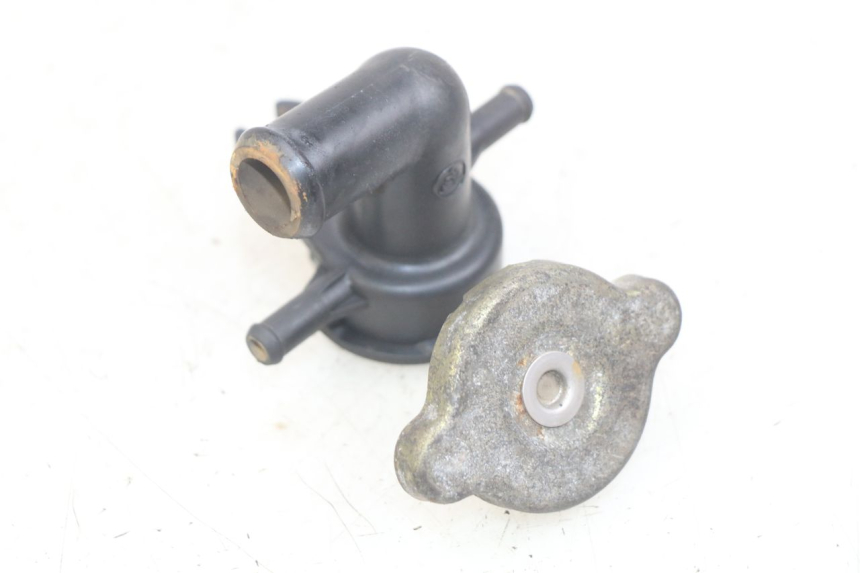 photo de BOUCHON RADIATEUR HONDA FES PANTHEON 2T 125 (1998 - 2002) - Vue principale